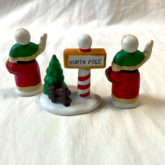 LeMax 1993 Christmas Village Figurines - Picture 7 of 8